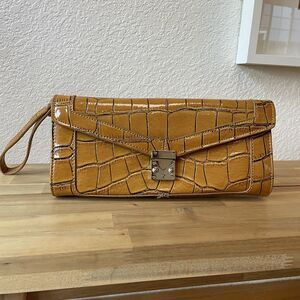 Koret Clutch Wristlet Crocodile Pattern Yellow Tan